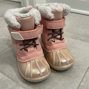Cat & Jack Girls Snow Boots Size 9 Never Worn!